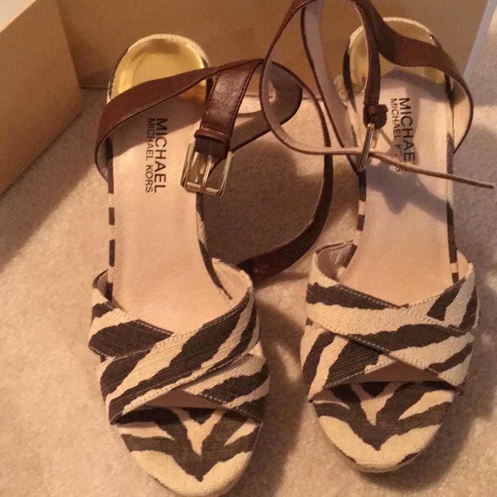 Michael Kors ankle strap wedges - Picture 2 of 7